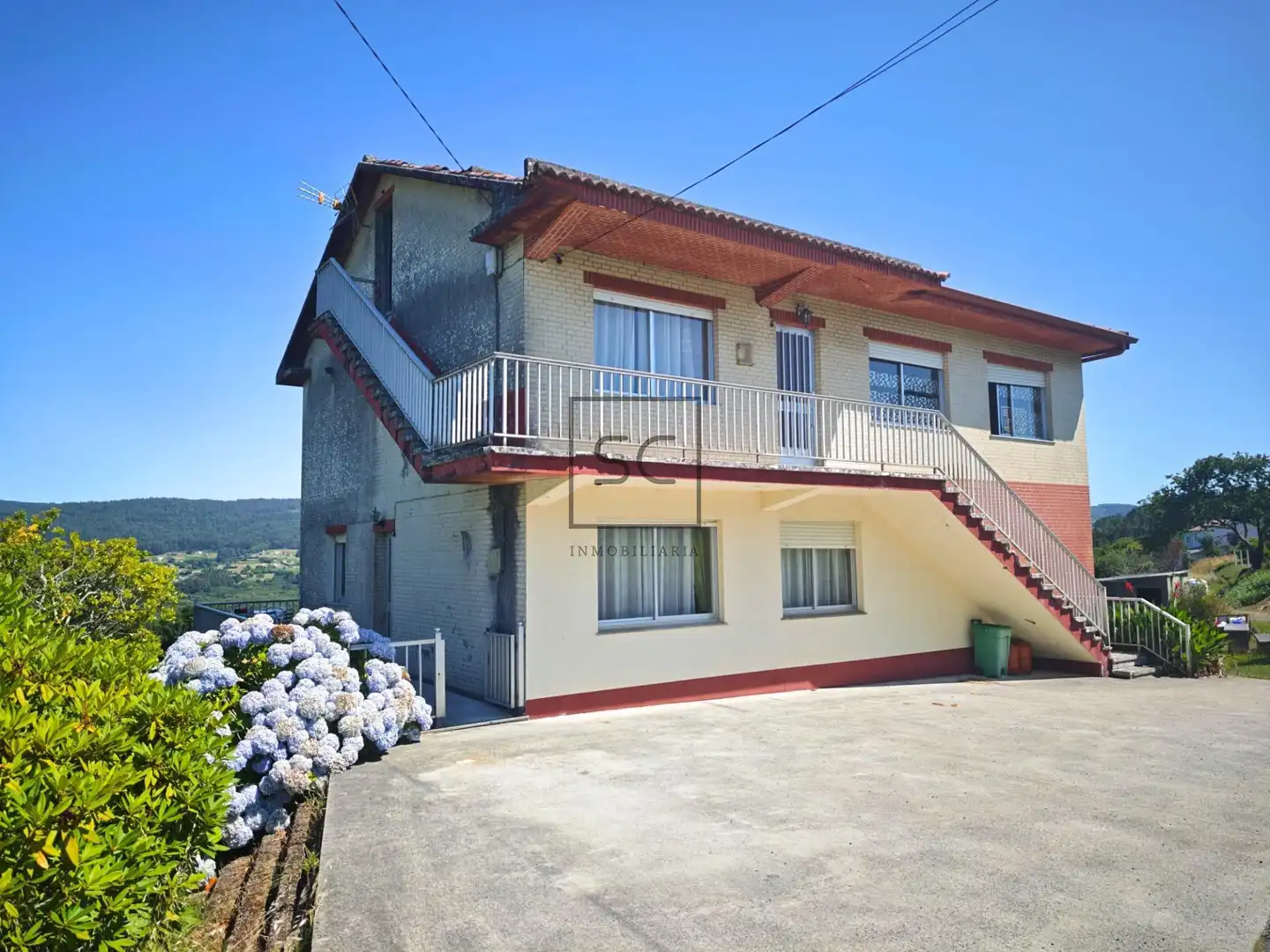 Vista exterior de Casa o chalet en venta en Narón con Jardín privado, Trastero y Amueblado