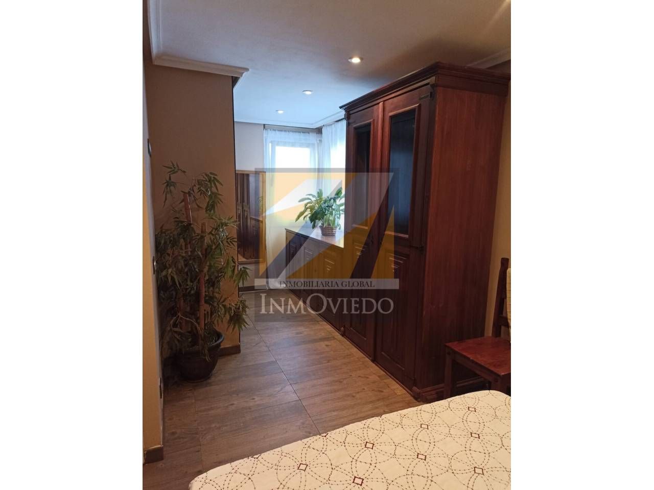 Habitación de Piso en venta en Oviedo  con Calefacción y Amueblado
