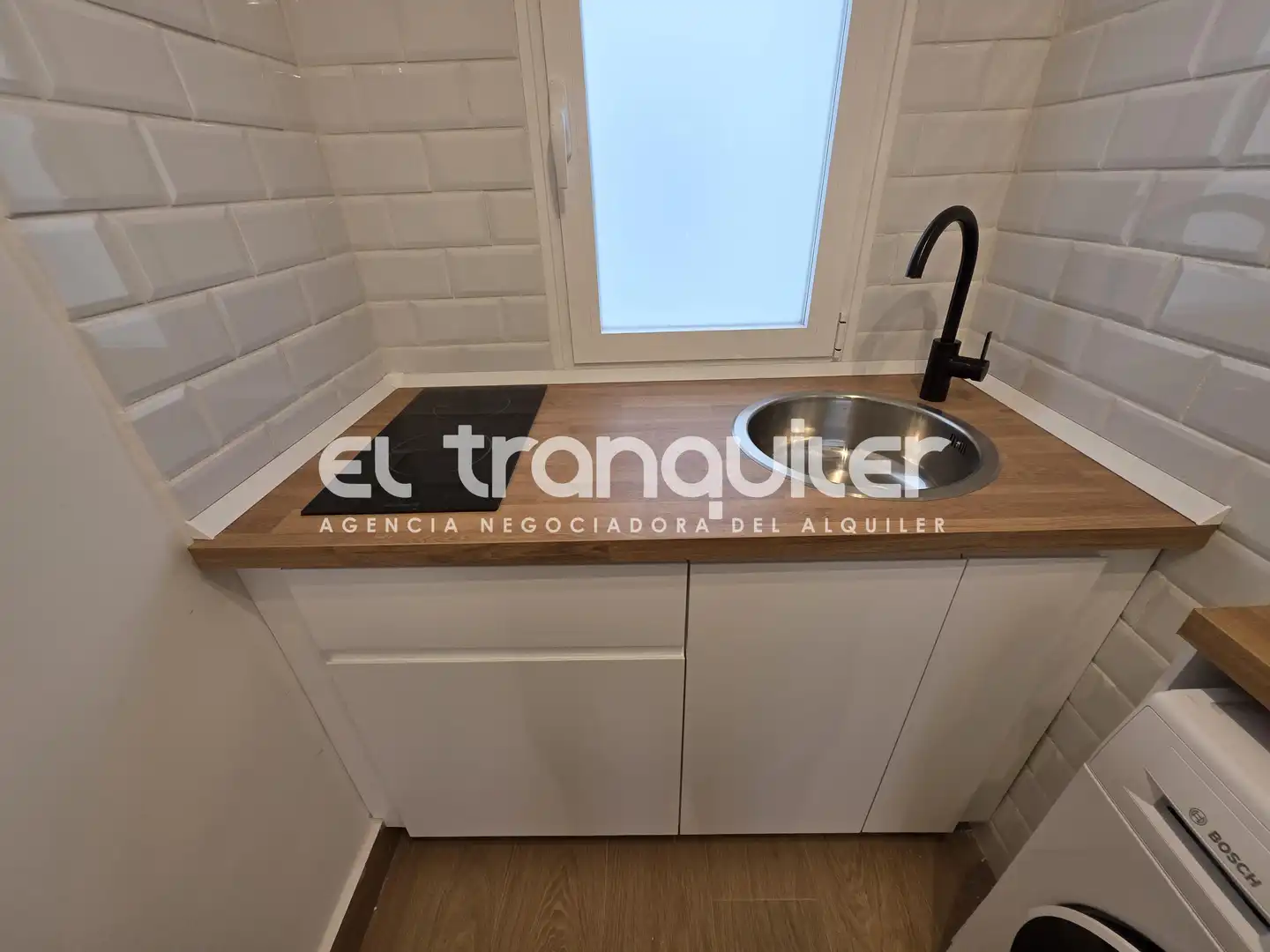 Kitchen of Flat for rent in Madrid  with Terrace and Washing machine