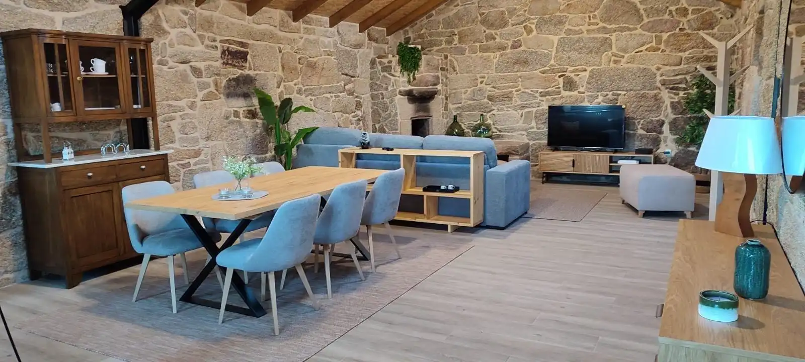 Comedor de Casa o chalet de alquiler en Cangas  con Calefacción, Jardín privado y Amueblado