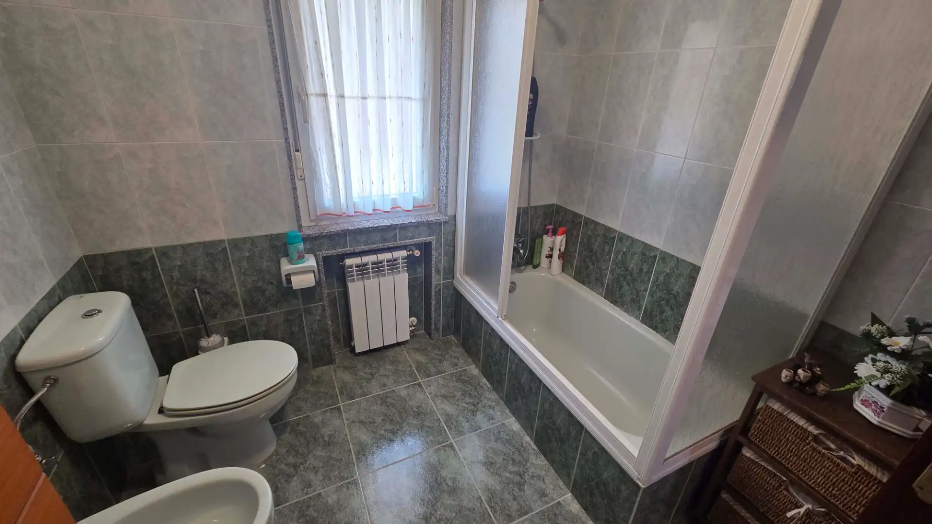 Bany de Casa o xalet en venda en Pravia amb Calefacció, Jardí privat i Terrassa
