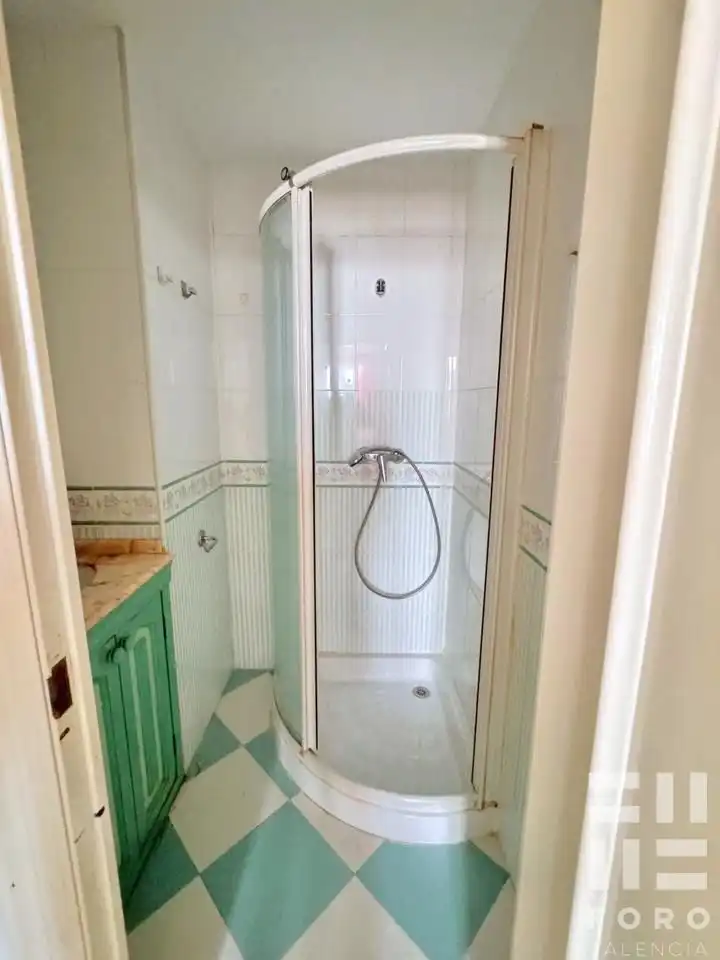 Baño de Piso en venta en Valencia con Aire acondicionado y Terraza