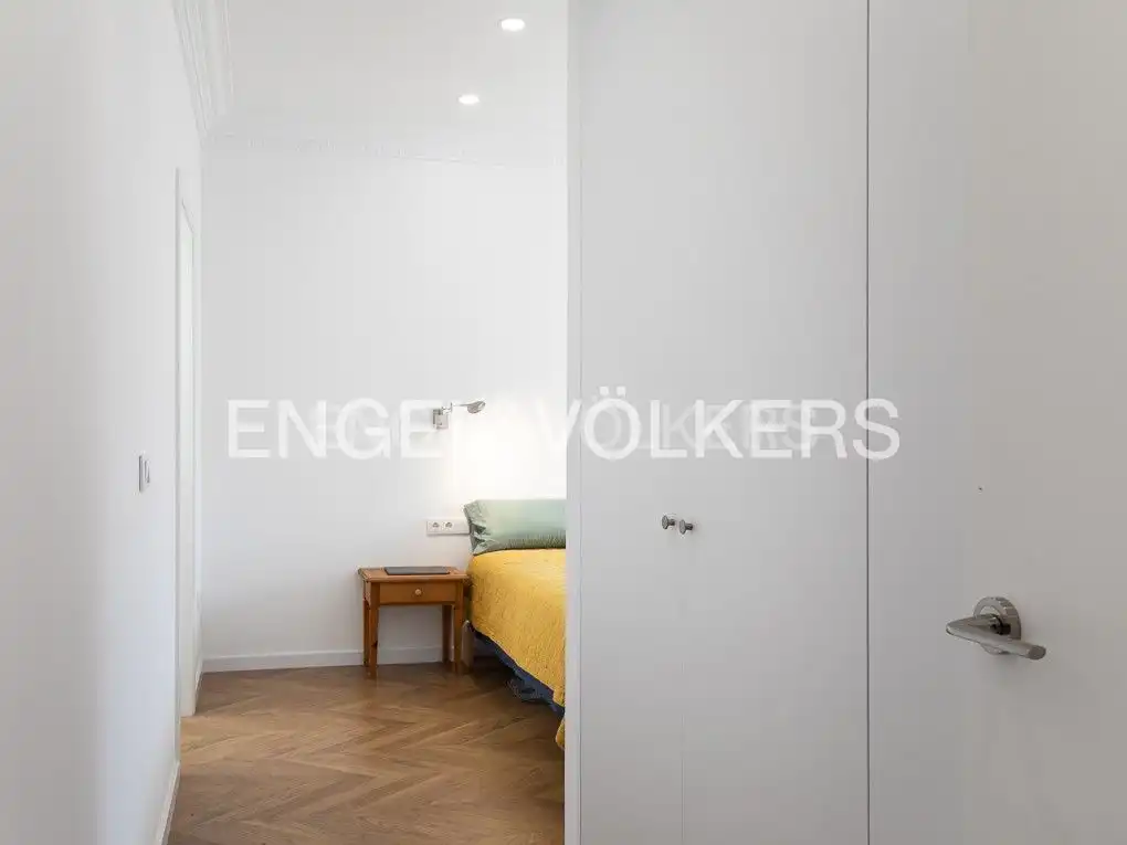Dormitori de Àtic de lloguer en Valencia amb Aire condicionat, Calefacció i Parquet