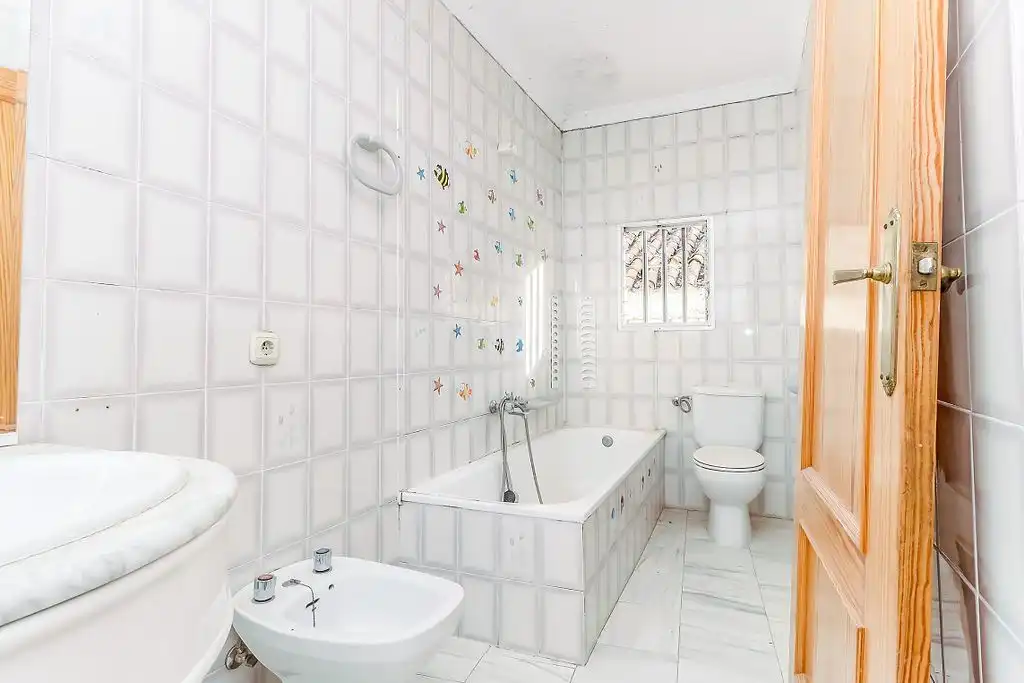 Bathroom of Detached homes for sale in Valdepeñas