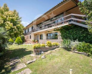 Jardí de Casa o xalet en venda en Cerdanyola del Vallès