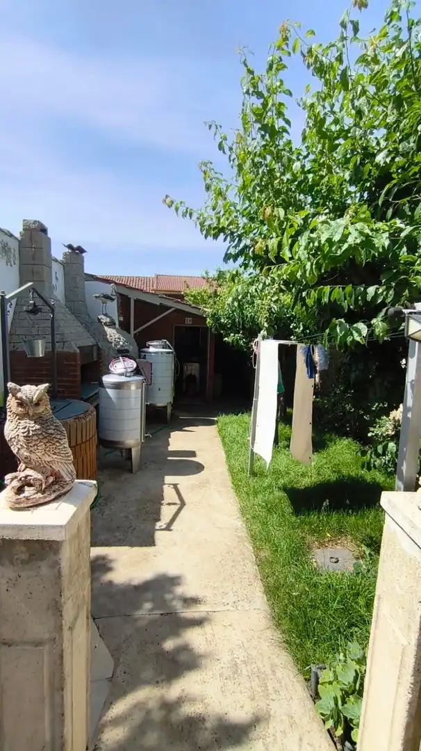 Garten von Einfamilien-Reihenhaus zum Verkauf in El Burgo Ranero  mit Heizung, Privatgarten und Parkett