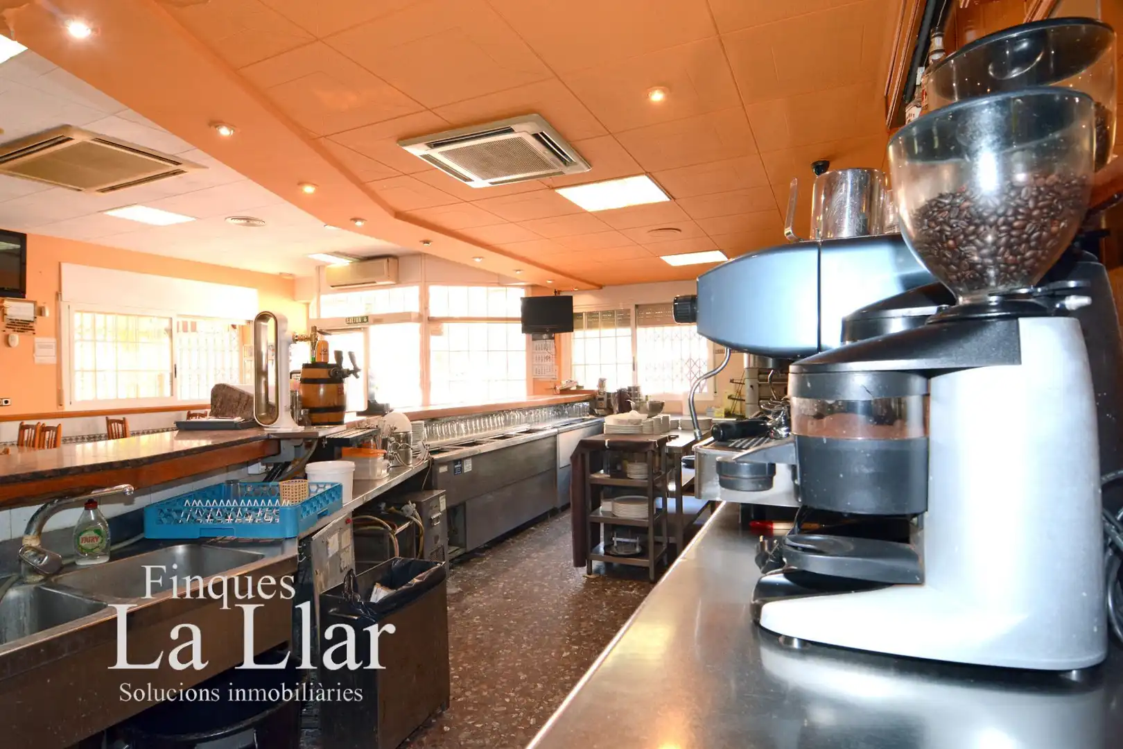 Commercial properties for sale in d'Ernest Lluch, Torrent Ballester