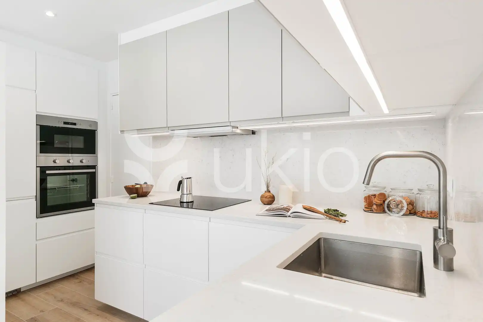 Cocina de Apartamento de alquiler en Barcelona con Aire acondicionado, Amueblado y Horno