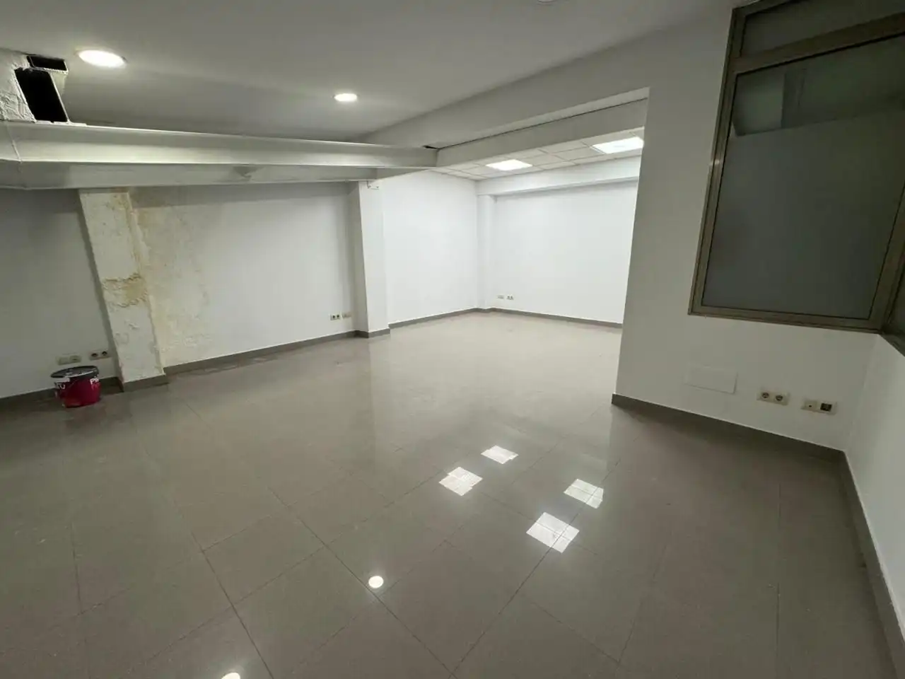 Oficina de lloguer a Avenida Camelias, 80, Camelias - Pi y Margall