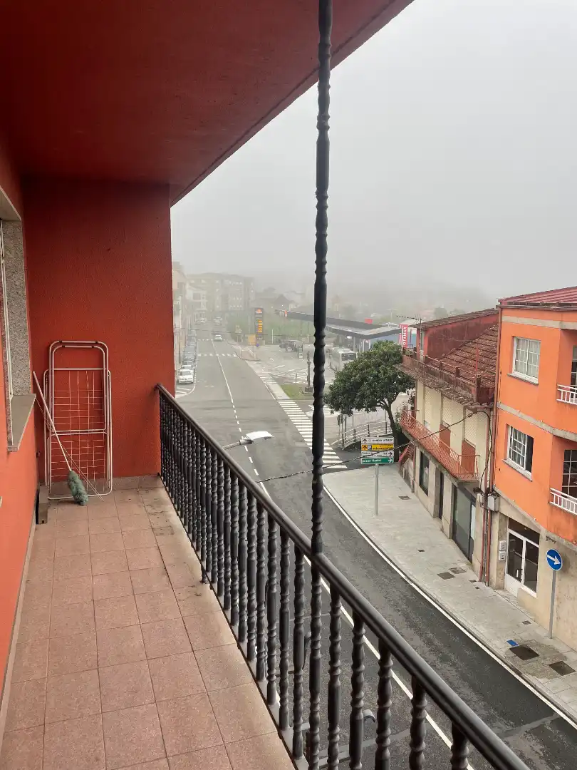 Vista exterior de Piso en venta en Tui con Amueblado y Balcón