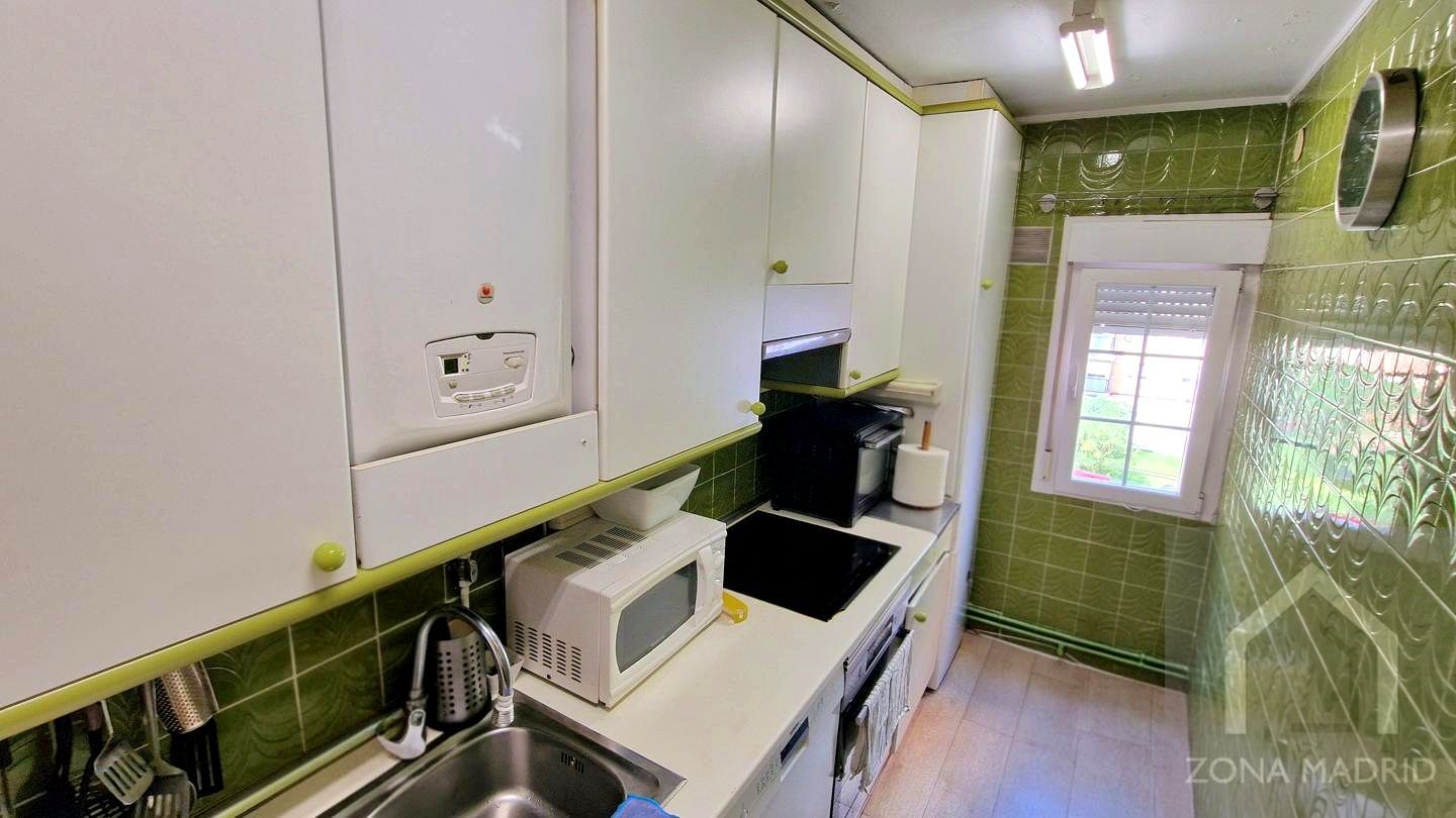 Cuina de Pis en venda en  Madrid Capital amb Aire condicionat i Moblat