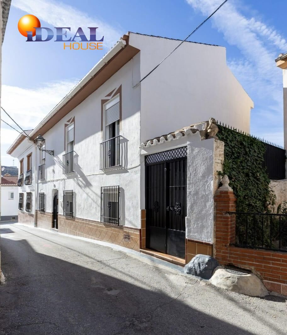 Vista exterior de Casa adosada en venta en Lecrín