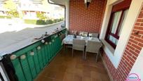 Terrassa de Casa adosada en venda en Sariegos amb Calefacció, Jardí privat i Piscina