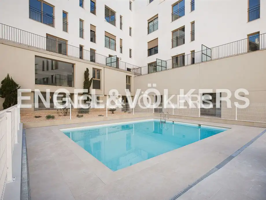 Piscina de Ático en venta en Valencia con Aire acondicionado, Calefacción y Jardín privado