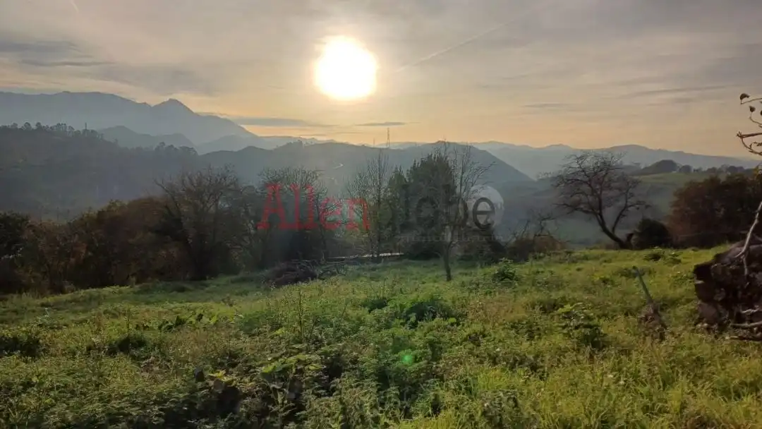 Terreny residencial en venda a San Claudio - Trubia - Las Caldas