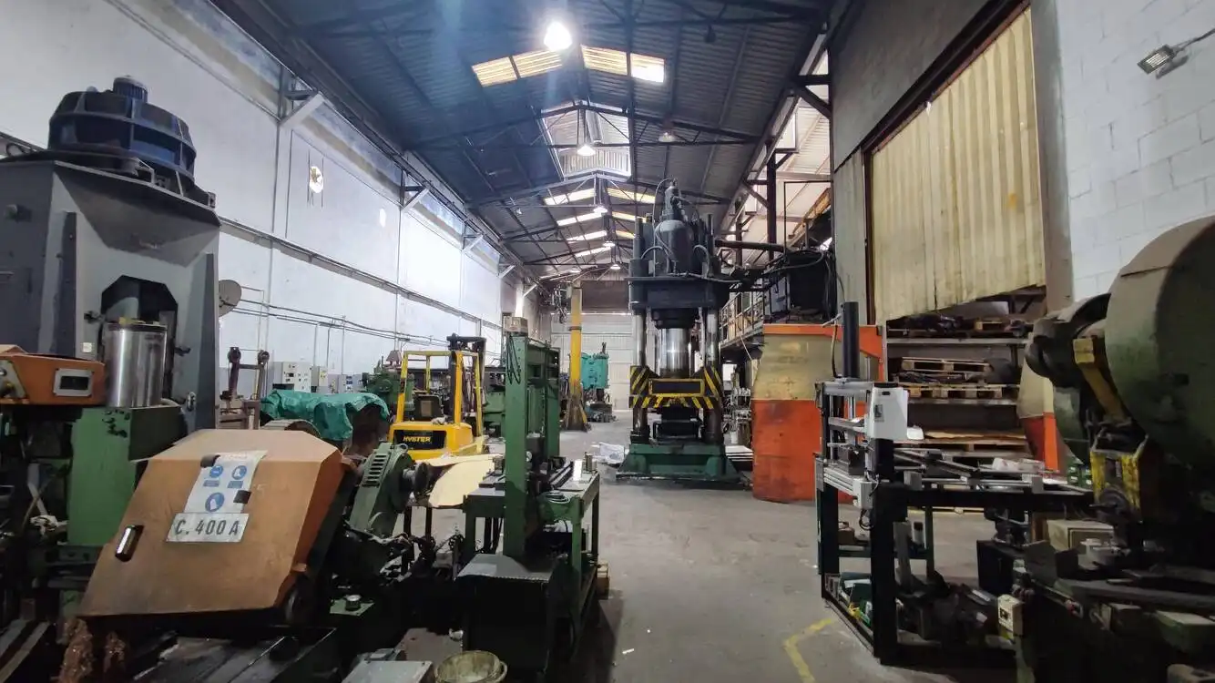 Nave industrial en venta en Vallirana