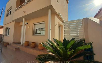 Exterior view of Single-family semi-detached for sale in Flix  with Air Conditioner and Terrace