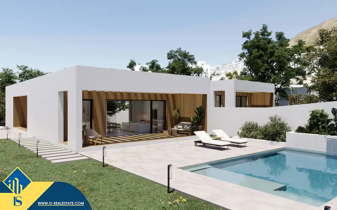 Villa con piscina in vendita a Urbanizaciones