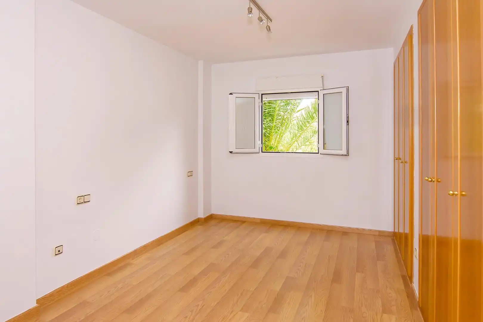 Habitación de Piso en venta en Carboneras con Balcón y Piscina comunitaria