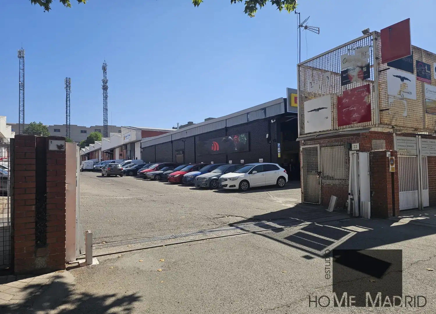 Vista exterior de Nau industrial en venda en Alcobendas