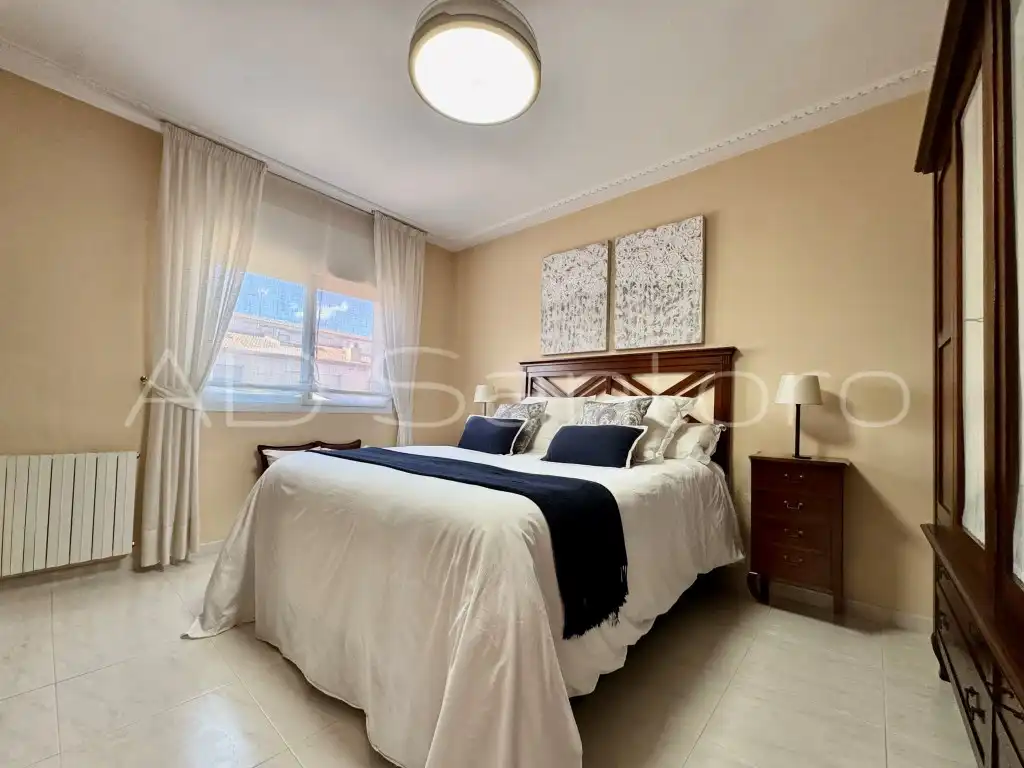 Habitación de Casa adosada en venta en Vilanova i la Geltrú