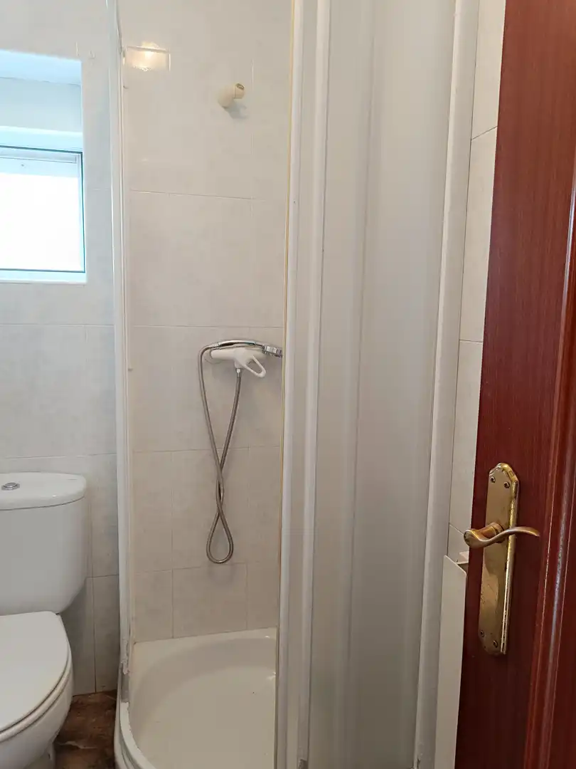 Bany de Casa o xalet en venda en Barruelo de Santullán amb Calefacció, Parquet i Terrassa