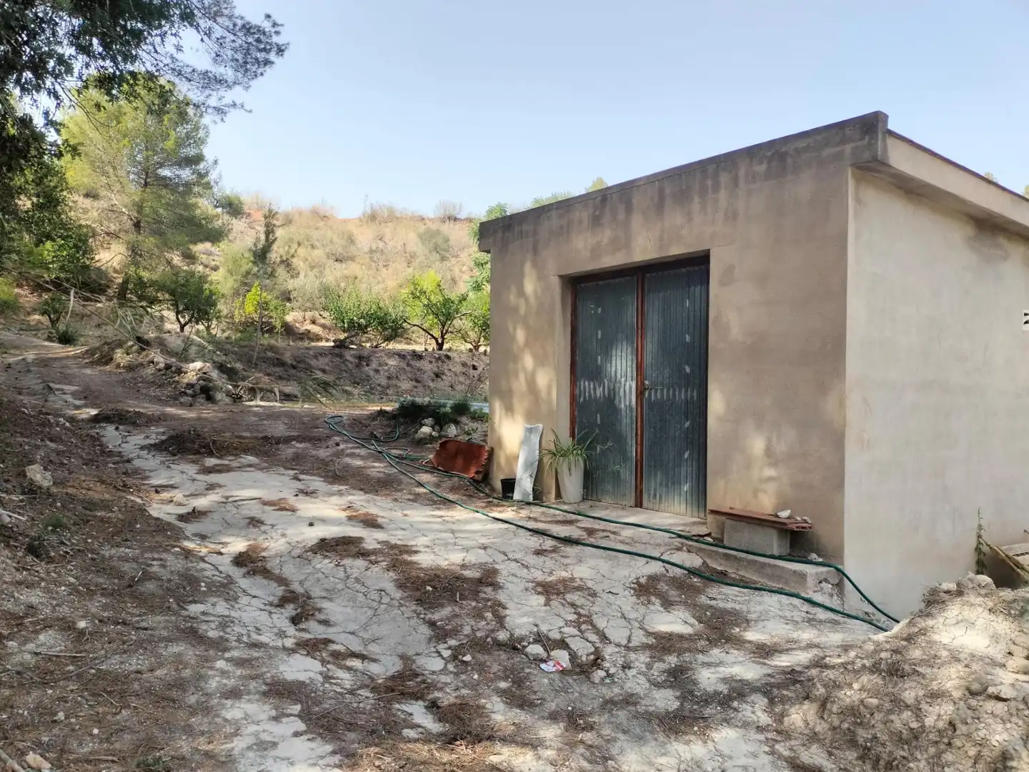 Vista exterior de Local en venta en L'Alcúdia de Crespins