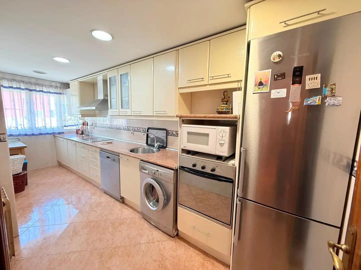 Kitchen of Flat for sale in Alcorcón  with Air Conditioner, Heating and Parquet flooring