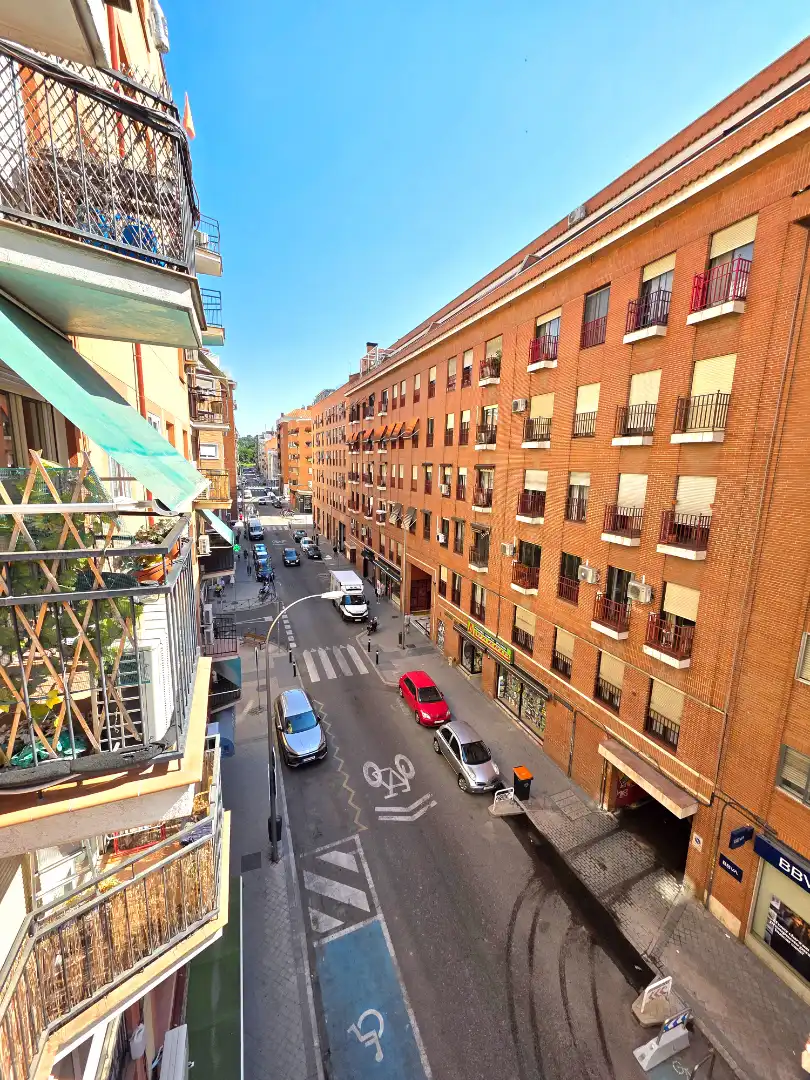 Vista exterior de Pis en venda en Madrid amb Aire condicionat, Calefacció i Parquet
