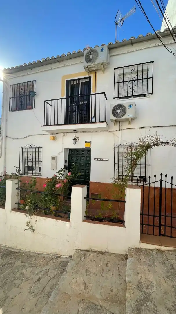 Vista exterior de Casa adosada en venta en Ronda con Aire acondicionado, Terraza y Trastero