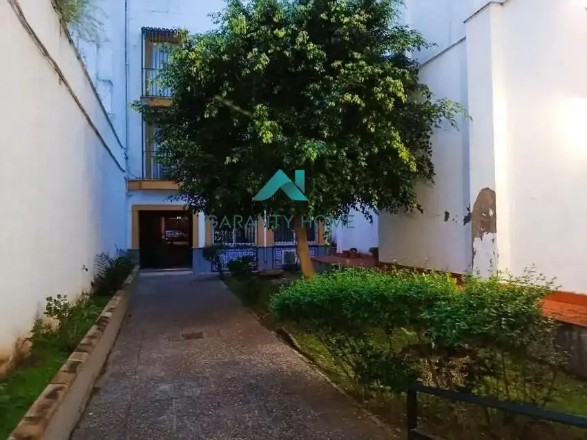Vista exterior de Piso en venta en Sevilla con Trastero y Balcón
