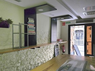 Gewerbefläche zur Miete in Calle BELLIDO