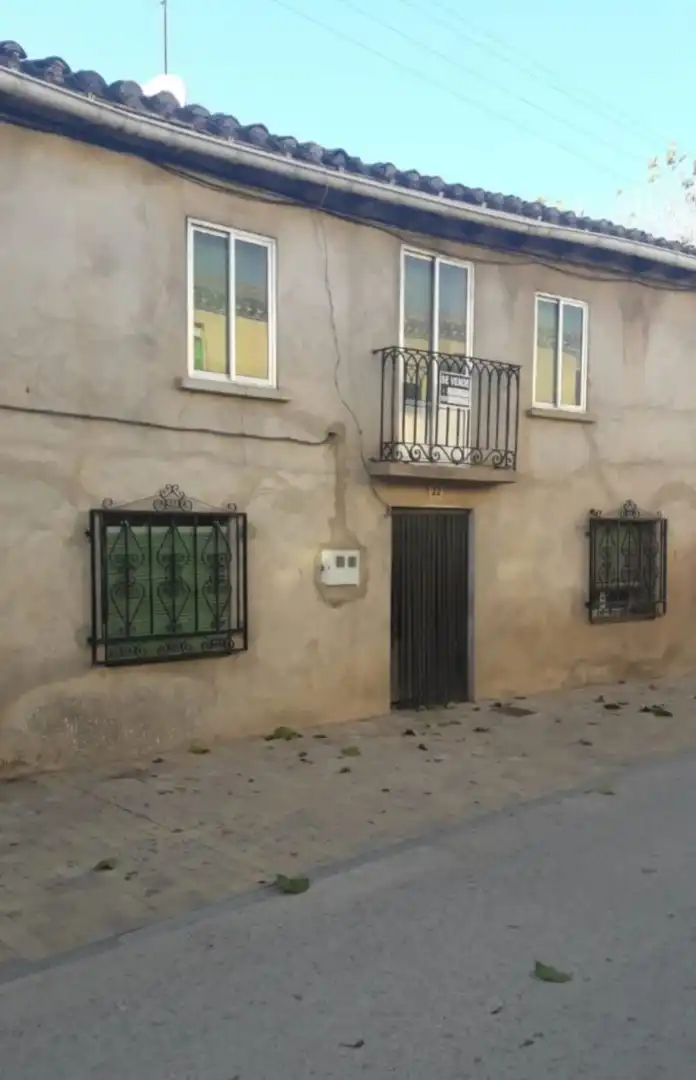 Vista exterior de Casa o xalet en venda en Villalmanzo amb Jardí privat