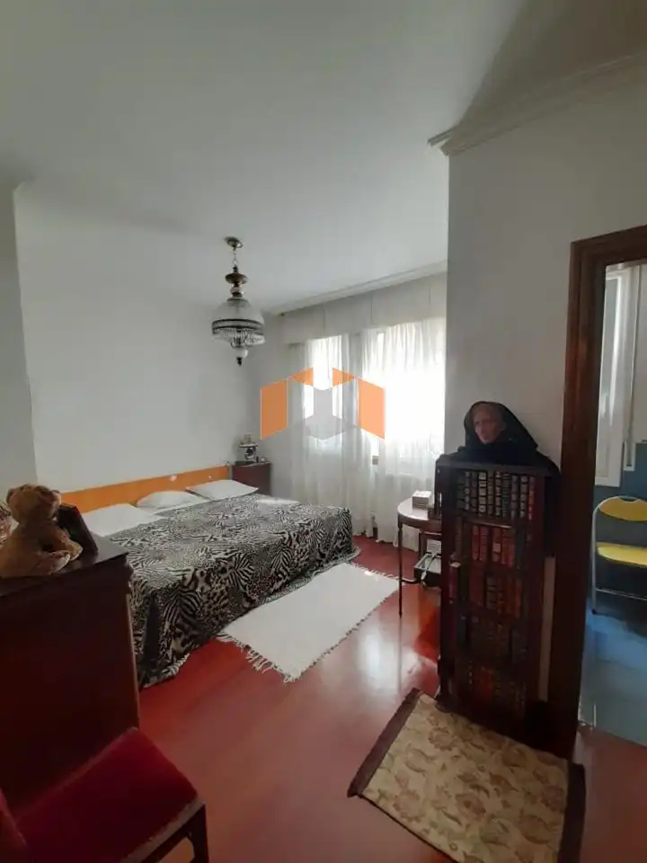 Habitación de Piso en venta en Vigo  con Calefacción, Parquet y Trastero