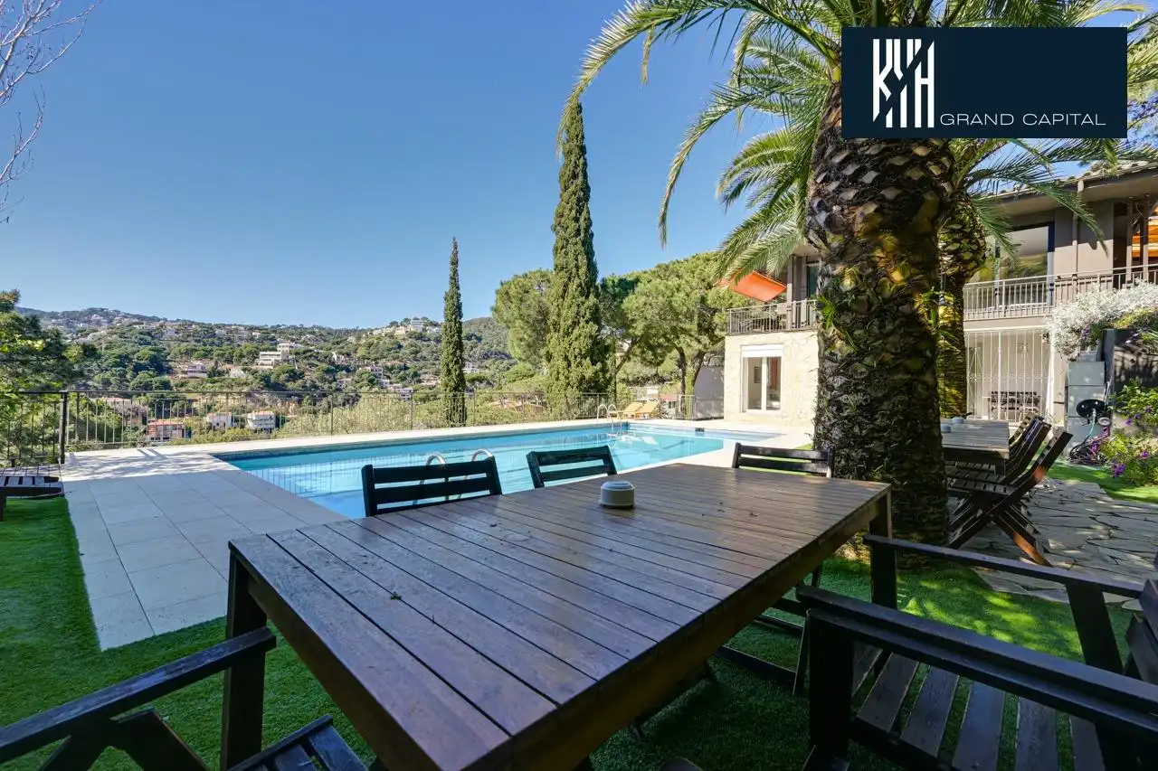 Detached house with pool for sale in Carrer Carrer Alexandria, imagen 6