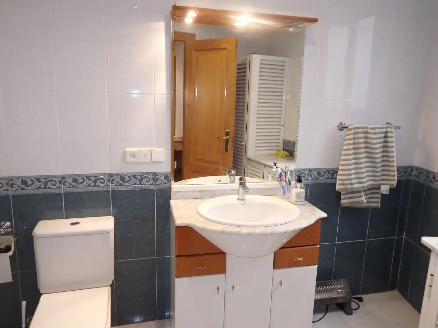Bathroom of Houses for rent in Buñol  with Air Conditioner, Heating and Terrace