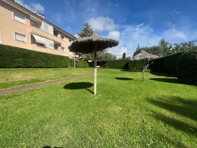 Jardín de Casa adosada en venta en Castell d'Aro, Platja d'Aro i s'Agaró con Jardín privado, Terraza y Amueblado