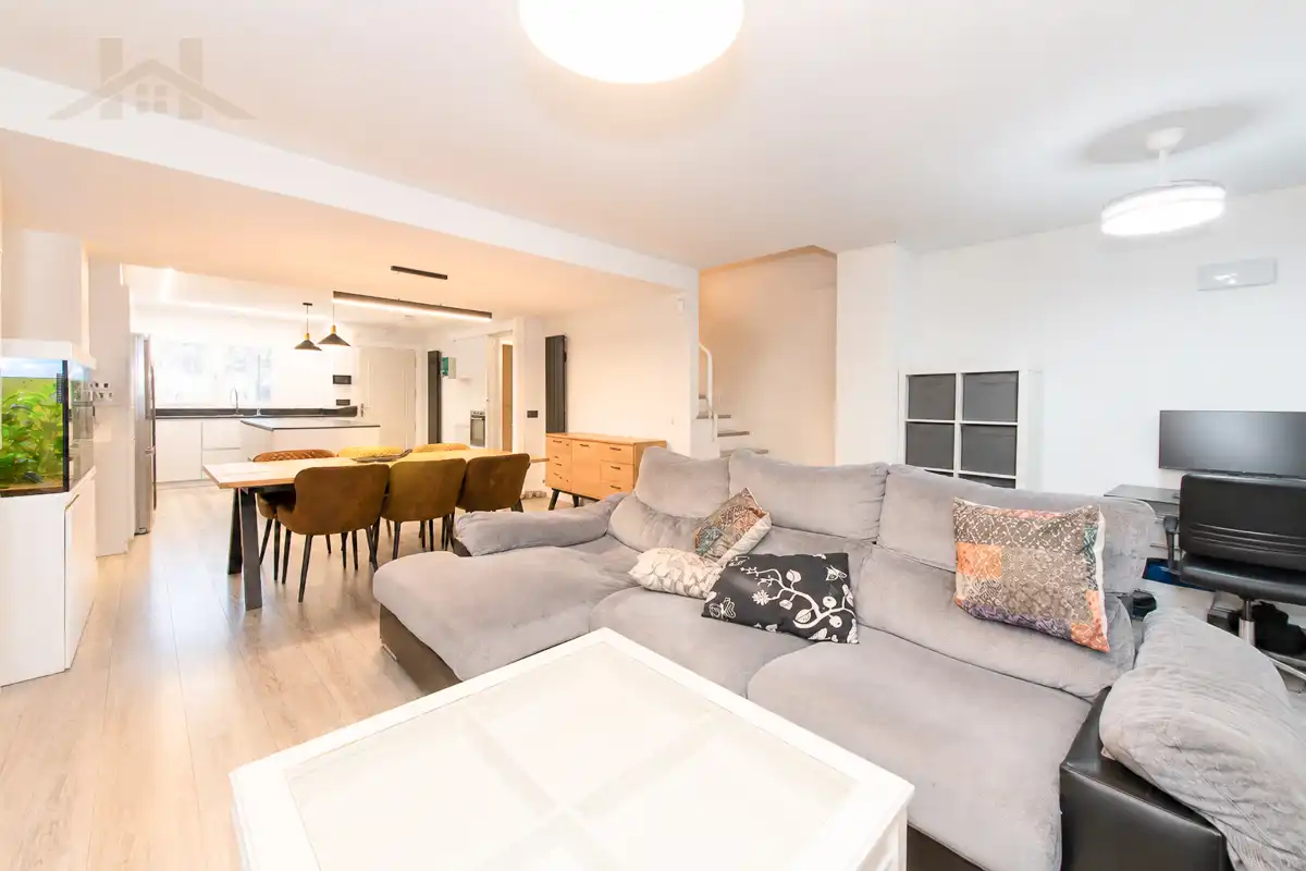 Sala d'estar de Casa o xalet en venda en Colmenar Viejo amb Aire condicionat, Terrassa i Traster