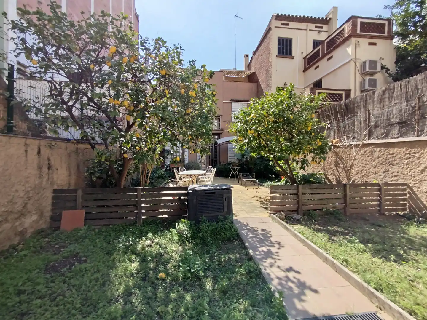 Jardín de Casa o chalet en venta en Barcelona con Aire acondicionado, Calefacción y Jardín privado