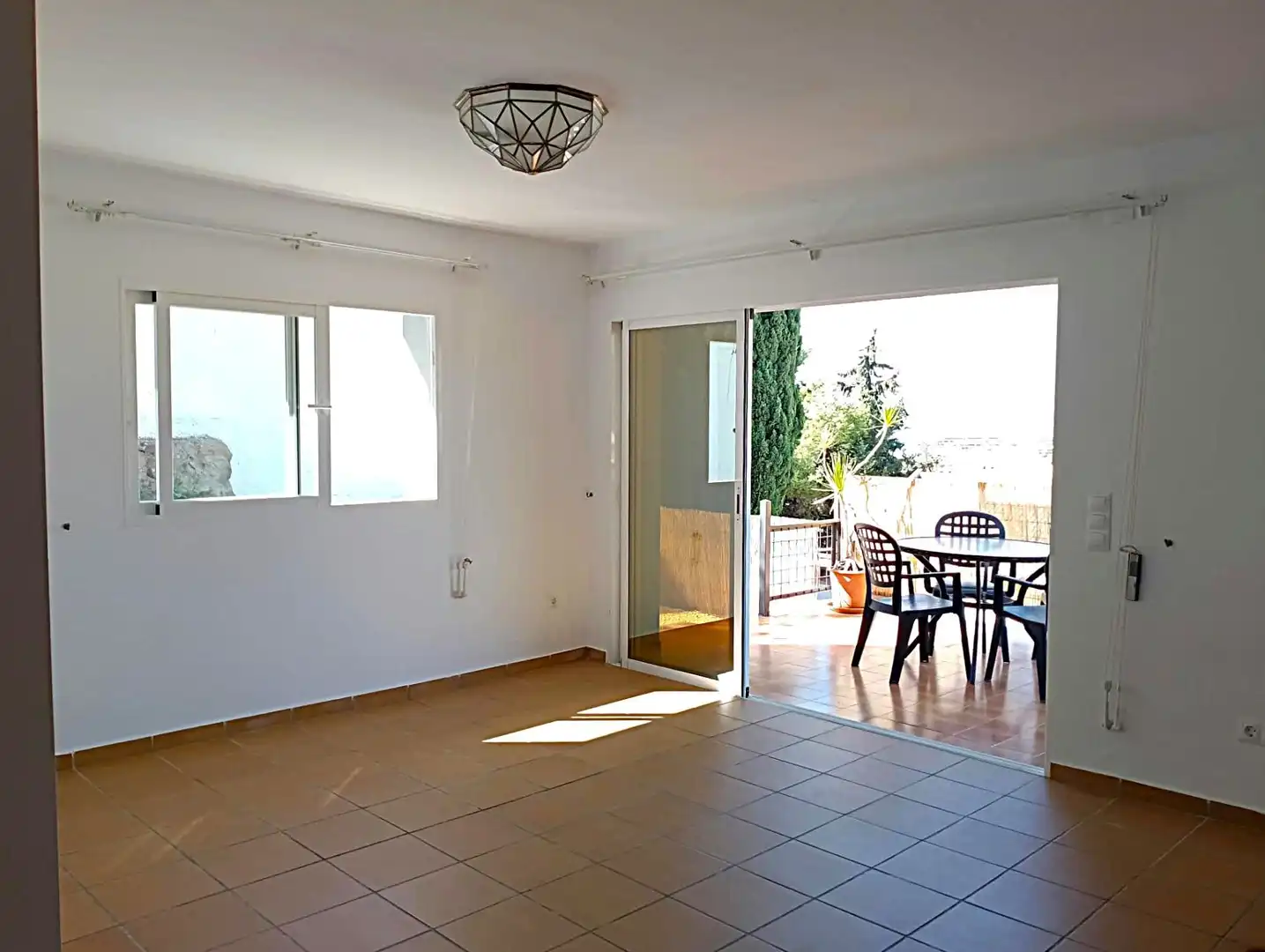 Wohnung zur Miete in Málaga mit Klimaanlage, Privatgarten und Terrasse