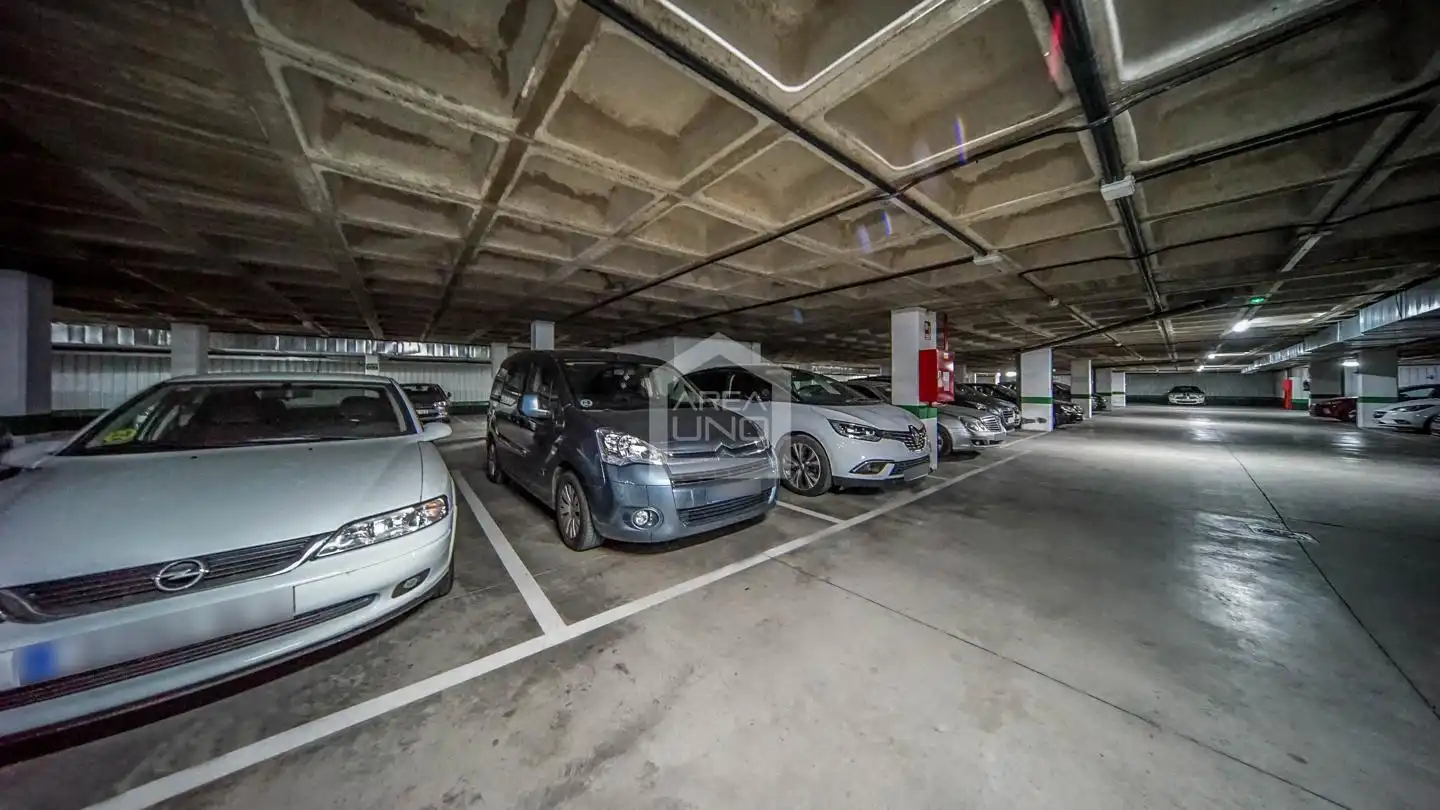 Parking de Piso en venta en Alcorcón con Aire acondicionado, Calefacción y Terraza