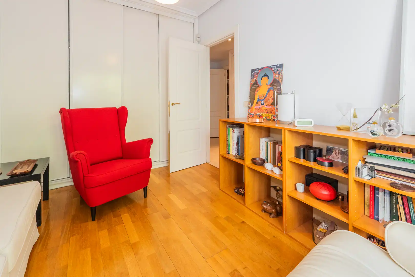 Sala d'estar de Casa adosada en venda en Las Rozas de Madrid amb Calefacció, Jardí privat i Piscina comunitària
