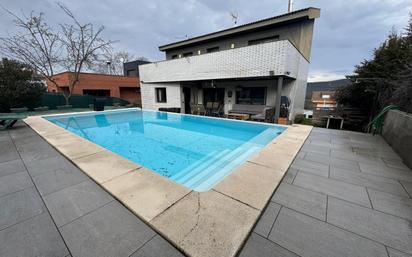 Schwimmbecken von Haus oder Chalet zum verkauf in Castellnou de Bages mit Klimaanlage, Heizung und Privatgarten