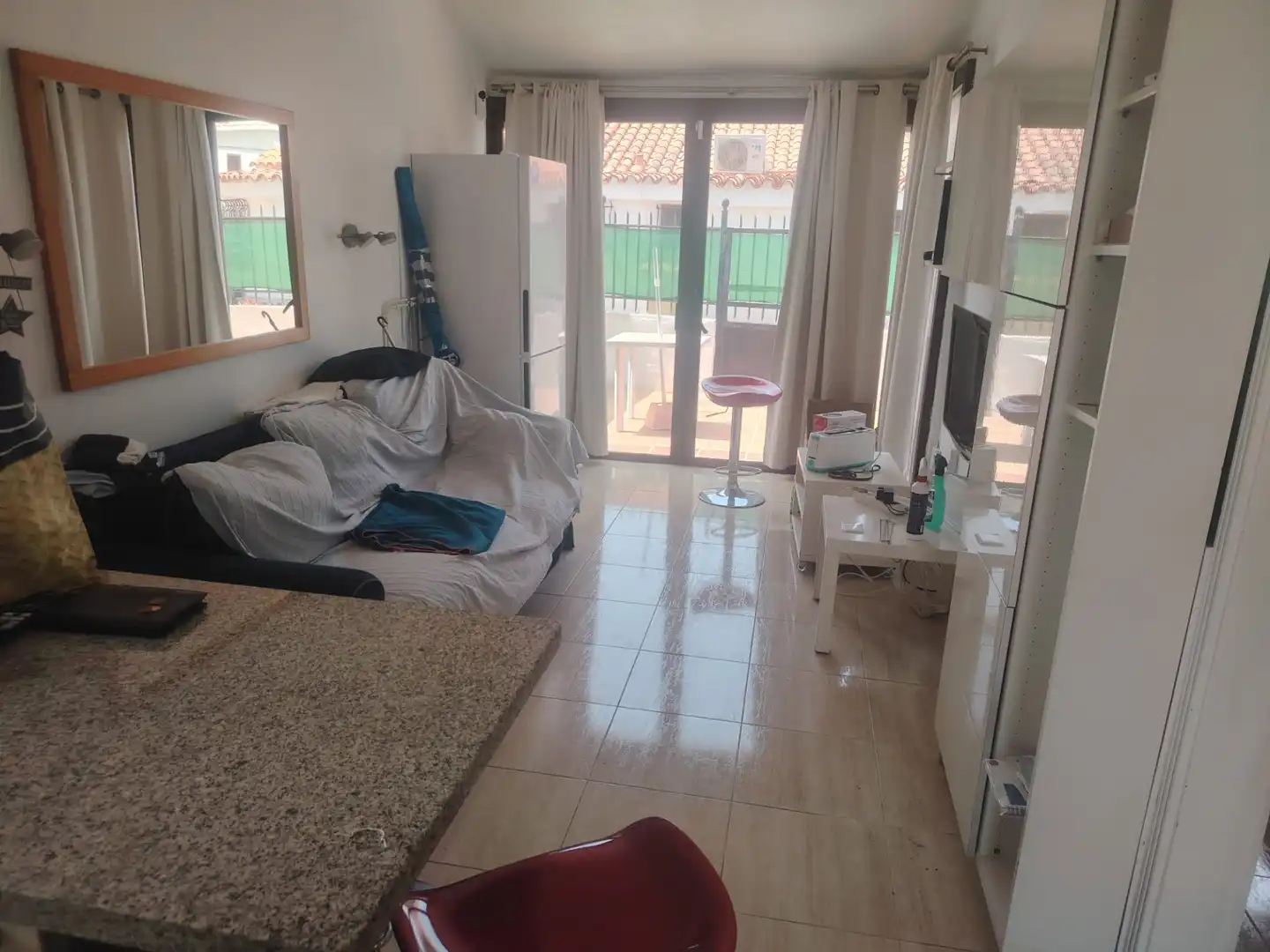 Sala d'estar de Casa adosada de lloguer en San Bartolomé de Tirajana amb Terrassa, Moblat i Piscina comunitària