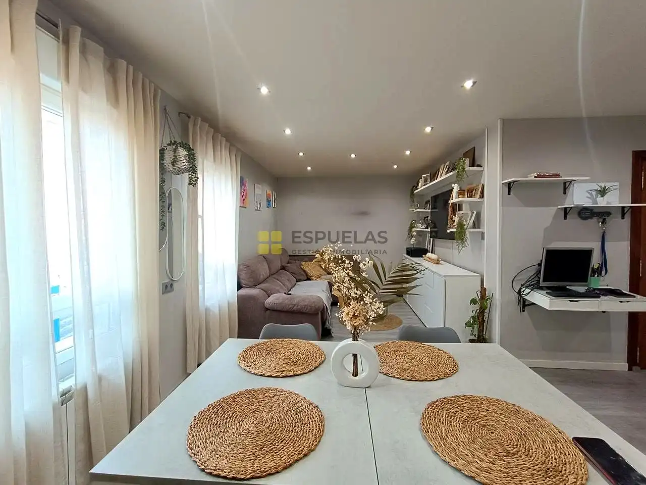 Sala de estar de Apartamento en venta en Quel con Calefacción, Parquet y Trastero