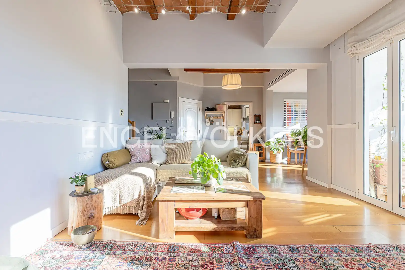 Living room of Duplexes for sale in  Barcelona Capital  with Air Conditioner, Heating and Private garden