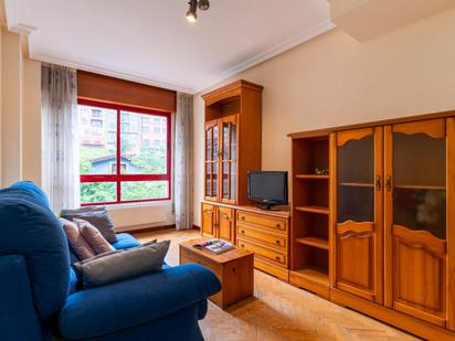 Sala d'estar de Apartament en venda en Oviedo 