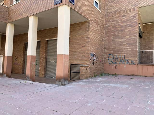Local comercial en Venta en Del Puigsacalm, 25 en Les Arenes - La Grípia  Can Montllor