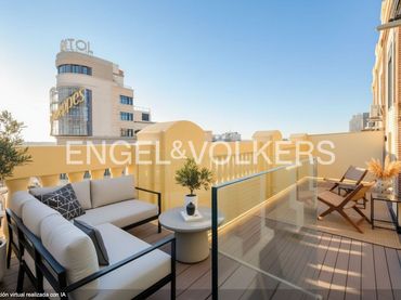 Ático con ascensor en venta en Gran Vía