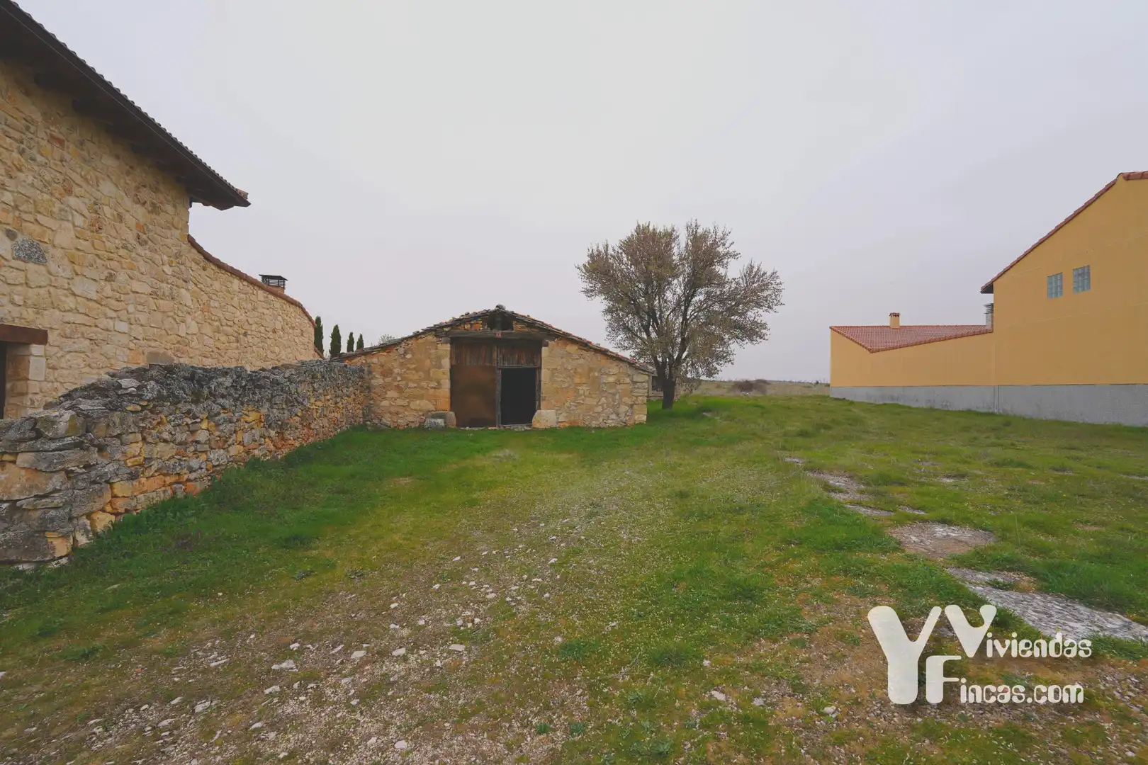 Fabrikhallen zum Verkauf in Valdevacas de Montejo